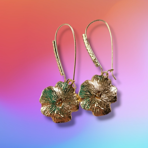 ✨️HP✨️Betsey Johnson | NWOT Colorful Romantic Floral Dangle Earrings - Picture 3 of 6